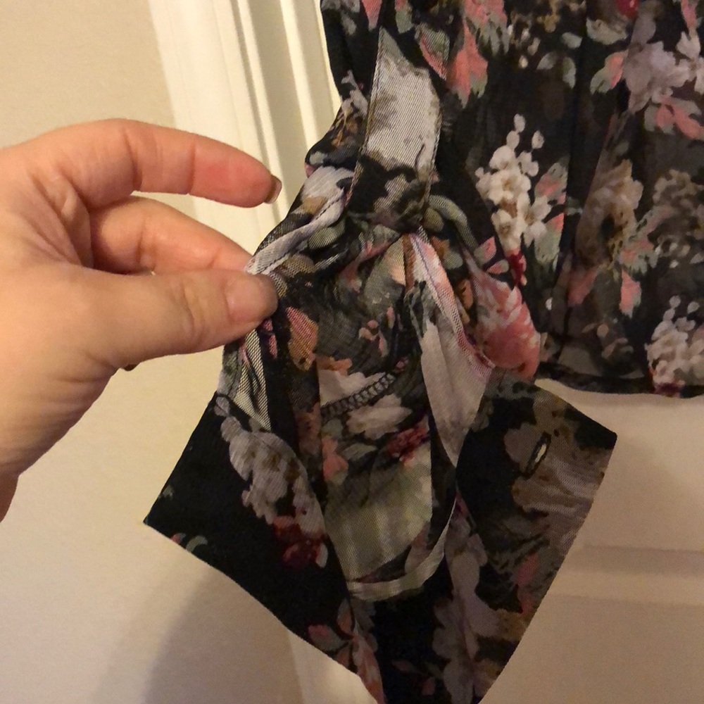 Button down blouse - Picture 2 of 3